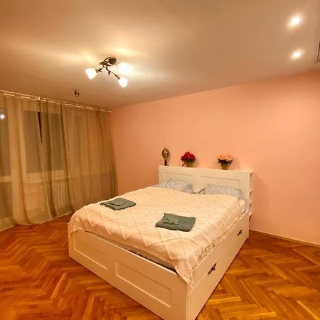 Entire Apartment In A Super Location - Cheap Monthly Rate Cracóvia Exterior foto