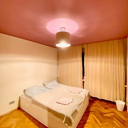 Entire Apartment In A Super Location - Cheap Monthly Rate Cracóvia Exterior foto