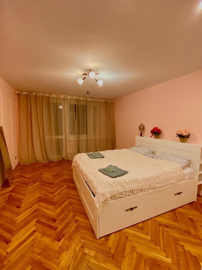 Entire Apartment In A Super Location - Cheap Monthly Rate Cracóvia Exterior foto