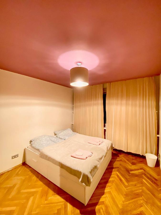 Entire Apartment In A Super Location - Cheap Monthly Rate Cracóvia Exterior foto