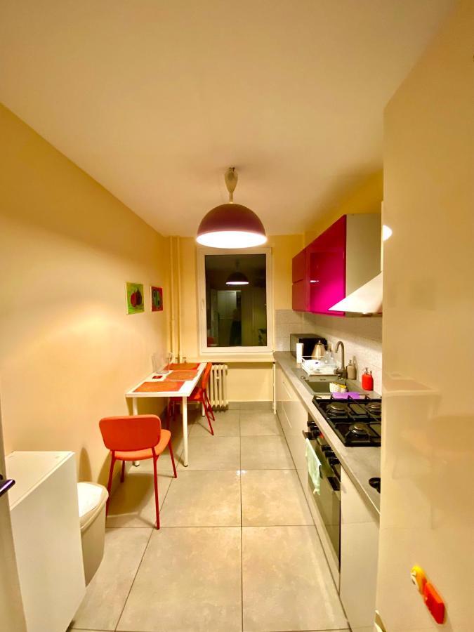 Entire Apartment In A Super Location - Cheap Monthly Rate Cracóvia Exterior foto